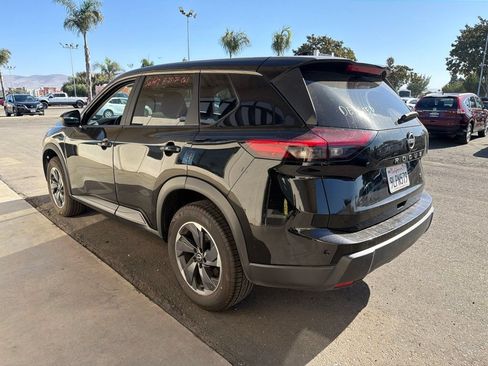 Used 2024 Nissan Rogue SV FWD image 3