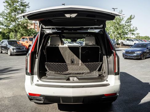Used 2022 Cadillac Escalade Sport w/ Touring Package AWD/4WD image 31
