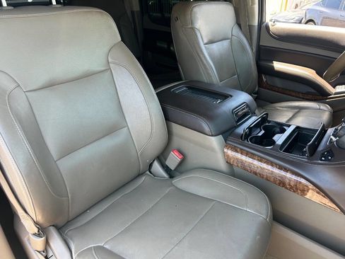 Used 2016 Chevrolet Suburban LTZ RWD image 11