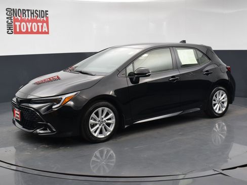 Used 2024 Toyota Corolla SE w/ SE Package image 8