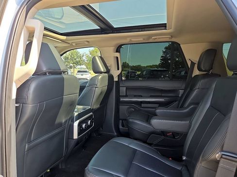 Used 2022 Ford Expedition XLT AWD/4WD image 13