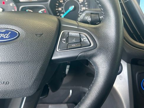 Used 2019 Ford Escape SEL image 40