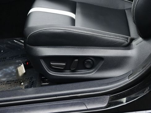 Used 2025 Toyota Camry SE image 11