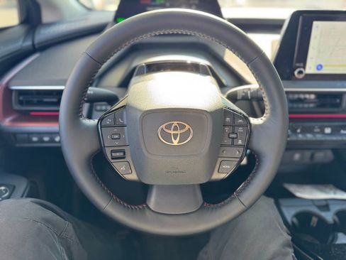 Used 2025 Toyota Prius XSE image 6