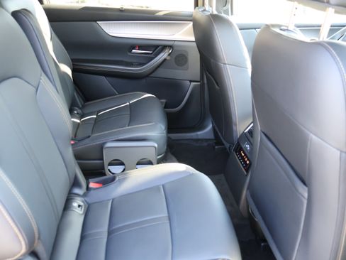 New 2025 MAZDA CX-90 Plug-In Hybrid w/ Preferred image 17