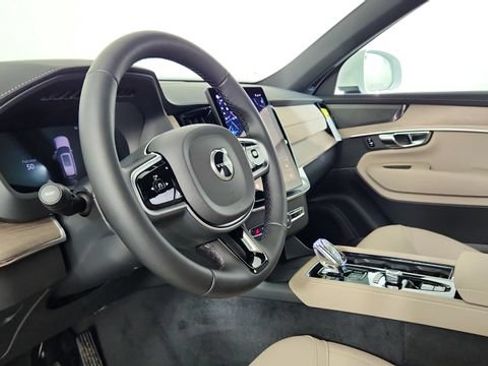 Used 2026 Volvo XC90 T8 Plus w/ Protection Package Premier AWD/4WD image 12