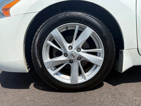 Used 2015 Nissan Altima 2.5 SV FWD image 10