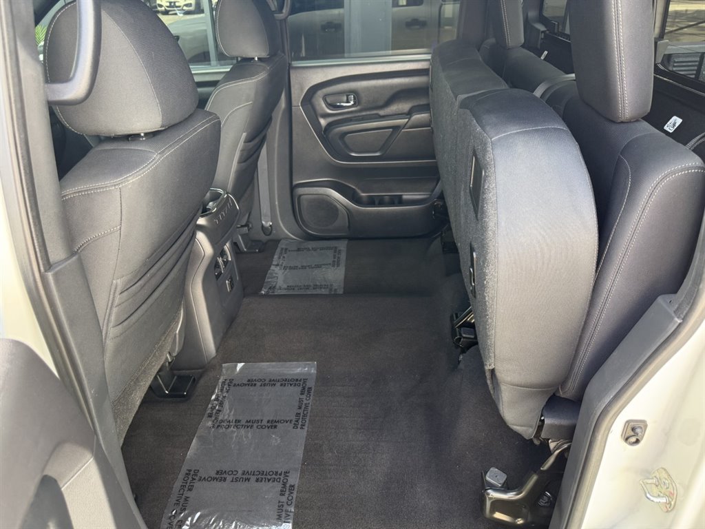 Used 2018 Nissan Titan SV w/ SV Convenience Package AWD/4WD image 15