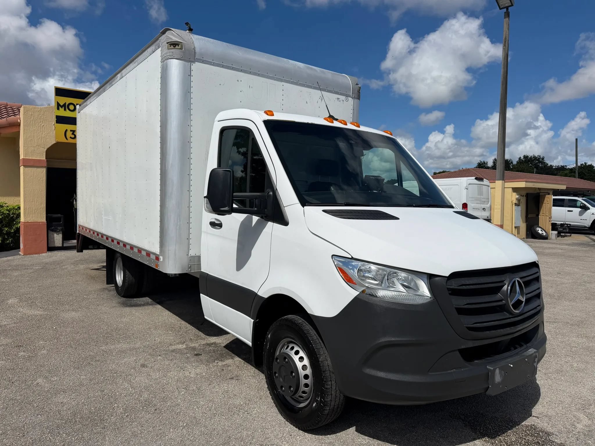 Used 2019 Mercedes-Benz Sprinter 170 image 12