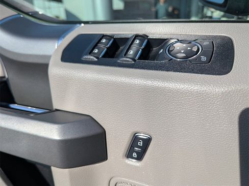 Used 2016 Ford F150 XLT w/ Equipment Group 302A Luxury image 17