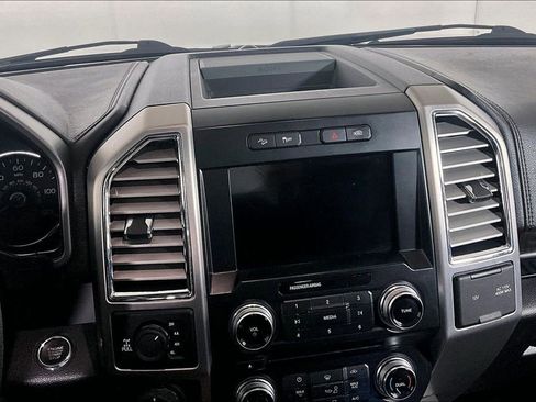 Used 2016 Ford F150 Platinum w/ Equipment Group 701A Luxury image 6