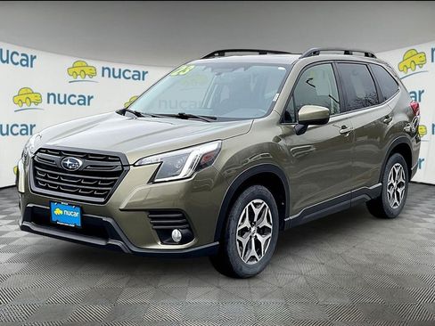 Used 2023 Subaru Forester Premium AWD/4WD image 3