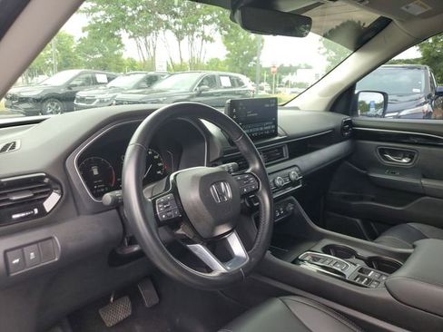 Used 2025 Honda Pilot EX-L image 18