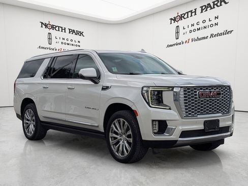 Used 2022 GMC Yukon XL Denali w/ Max Trailering Package AWD/4WD image 1