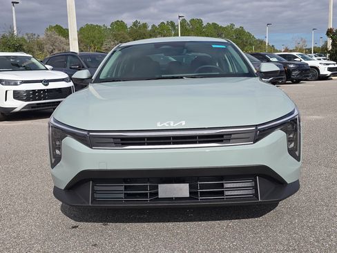 New 2025 Kia K4 LXS image 3