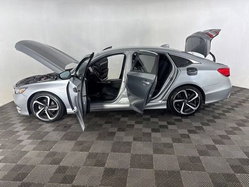 Used 2019 Honda Accord Sport image 11