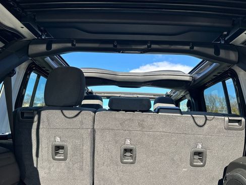 Used 2024 Jeep Wrangler Unlimited w/ Convenience Group image 6