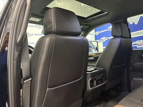 Used 2024 Chevrolet Silverado 2500 High Country w/ High Country Premium Package AWD/4WD image 52