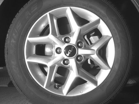 Used 2025 Kia Soul LX w/ LX Technology Package image 12