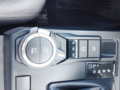 Certified 2025 Toyota Tacoma SR5 image 23