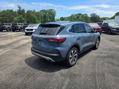 Certified 2023 Ford Escape Platinum AWD/4WD image 5