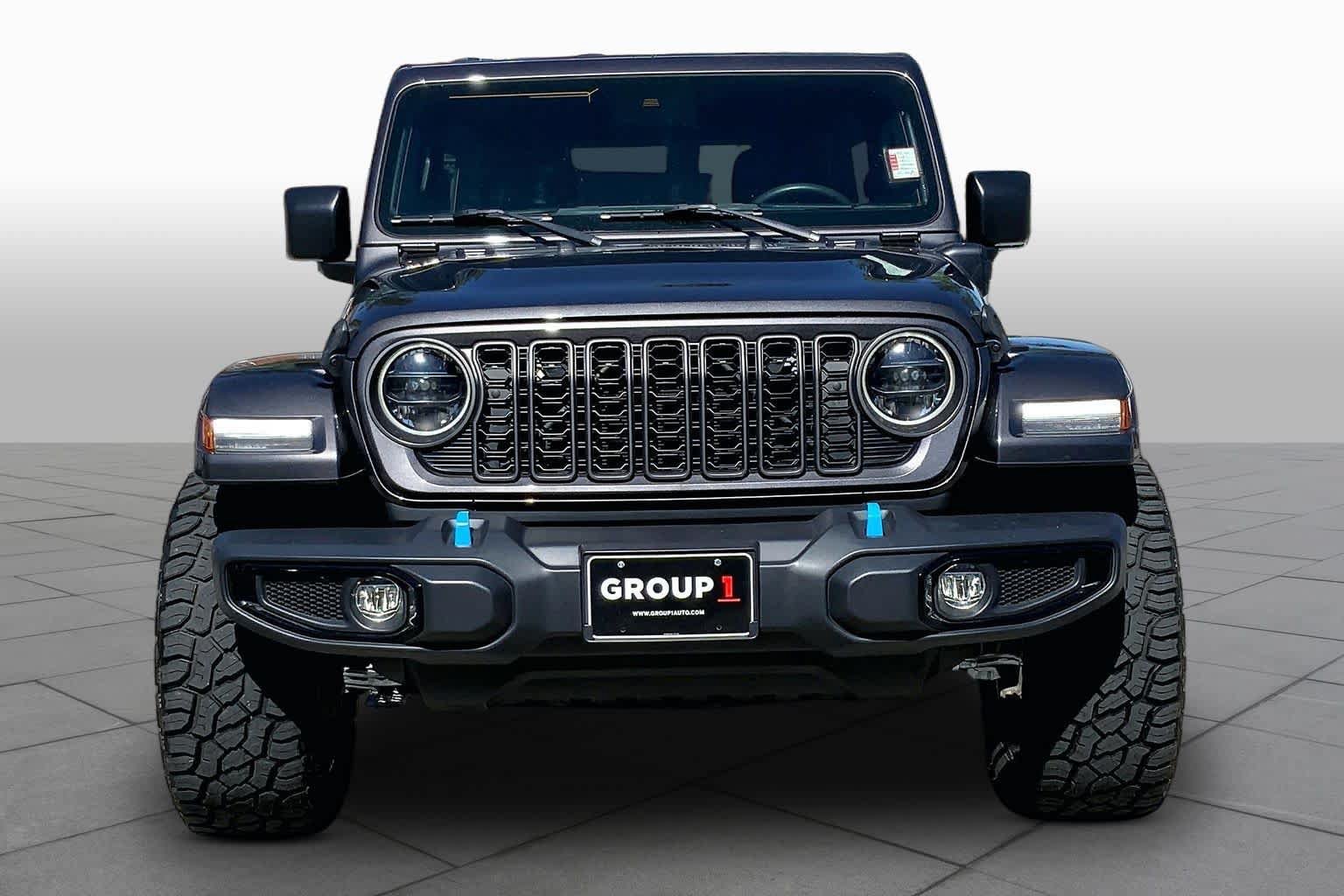 Used 2024 Jeep Wrangler Unlimited w/ Convenience Group AWD/4WD image 4