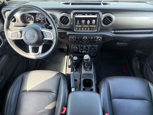 Used 2018 Jeep Wrangler Unlimited Sahara AWD/4WD image 26