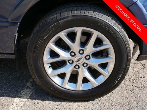 Used 2017 Ford Expedition Limited w/ Equipment Group 301A AWD/4WD image 7