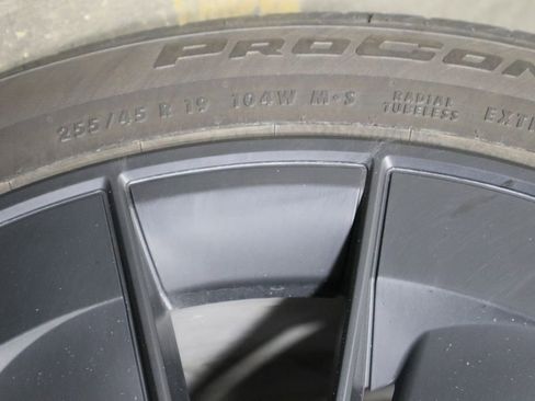 Used 2023 Tesla Model Y Long Range image 40