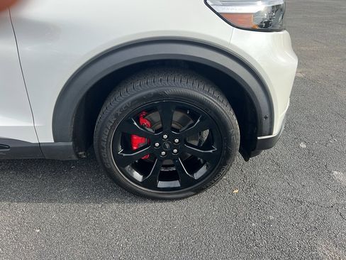 Used 2020 Ford Explorer ST w/ ST Street Pack image 11