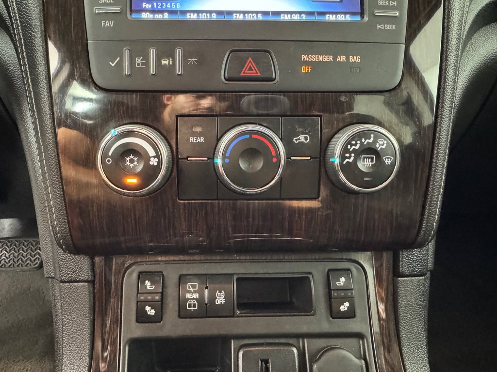 Used 2017 Chevrolet Traverse LT w/ Style and Technology Package AWD/4WD image 16