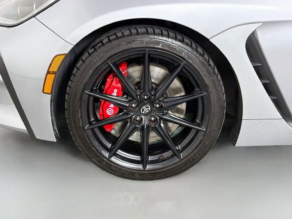 Used 2025 Toyota GR86 Premium w/ Performance Package RWD image 29