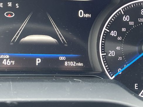 Certified 2024 Toyota Venza XLE image 32