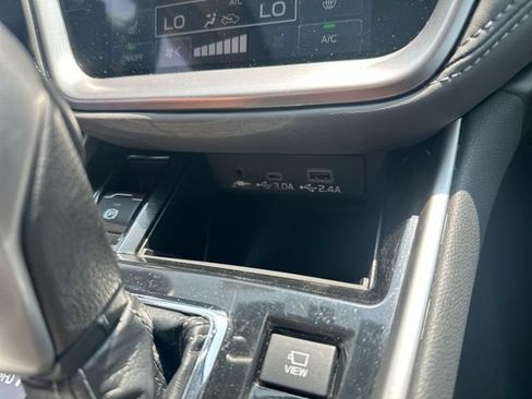 Used 2024 Subaru Outback Onyx Edition XT AWD/4WD image 40