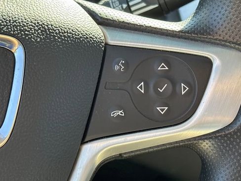 Used 2024 GMC Terrain SLE AWD/4WD image 19