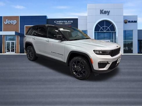New 2025 Jeep Grand Cherokee Limited AWD/4WD image 9