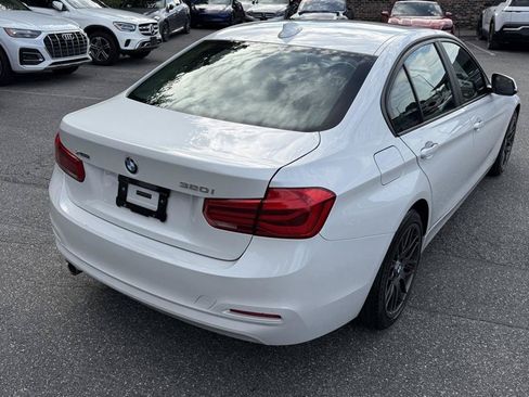 Used 2018 BMW 320i xDrive Sedan AWD/4WD image 18
