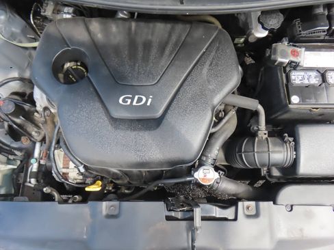 Used 2013 Hyundai Accent GLS w/ Premium Pkg FWD image 10