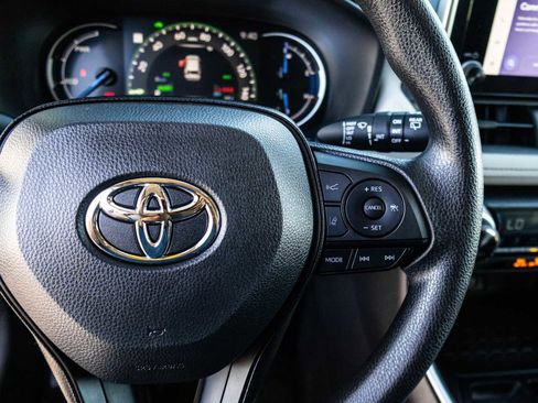 Used 2025 Toyota RAV4 XLE w/ Convenience Package image 31