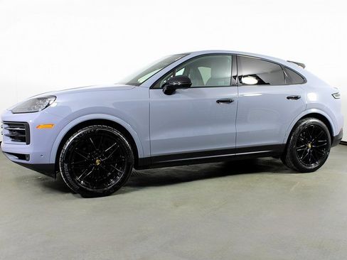 Certified 2024 Porsche Cayenne Coupe image 2
