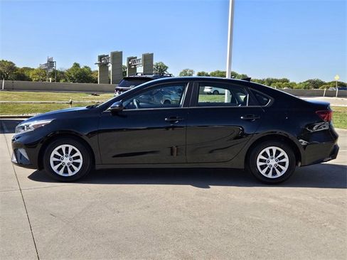 Certified 2023 Kia Forte LX image 3