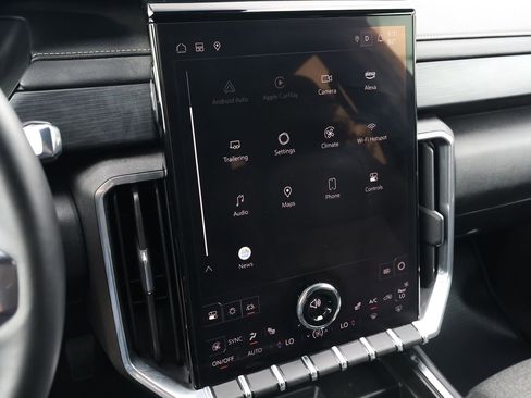 Used 2025 GMC Acadia Elevation FWD image 20