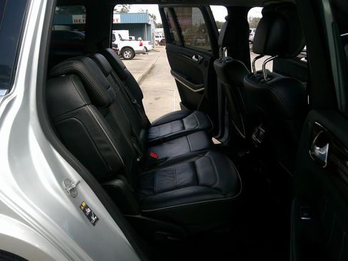 Used 2013 Mercedes-Benz GL 550 4MATIC image 15