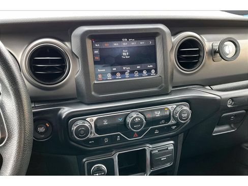 Certified 2022 Jeep Wrangler Unlimited Sport AWD/4WD image 9