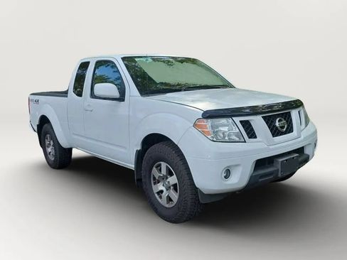 Used 2012 Nissan Frontier PRO-4X AWD/4WD image 3