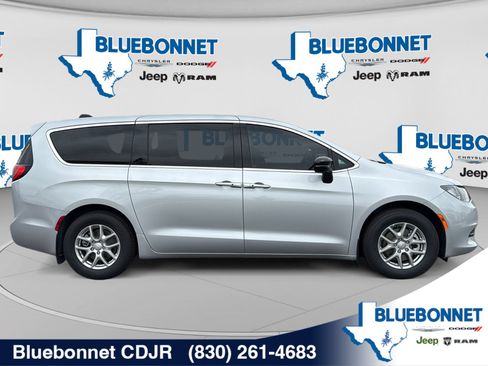 New 2026 Chrysler Voyager LX FWD image 6