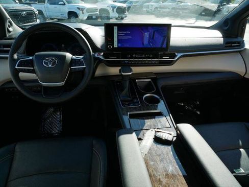 Certified 2025 Toyota Sienna Platinum AWD/4WD image 13