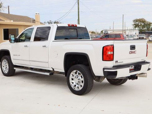 Used 2019 GMC Sierra 2500 Denali w/ Duramax Plus Package image 6