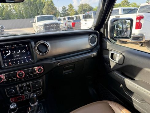 Used 2021 Jeep Wrangler Unlimited Rubicon AWD/4WD image 20