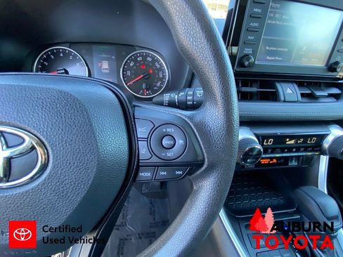 Certified 2019 Toyota RAV4 XLE FWD image 40